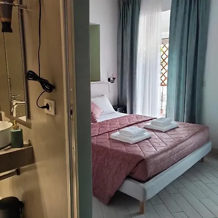 Ludus ゲストハウス 4*