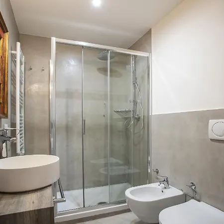 ゲストハウス Ludus 4*