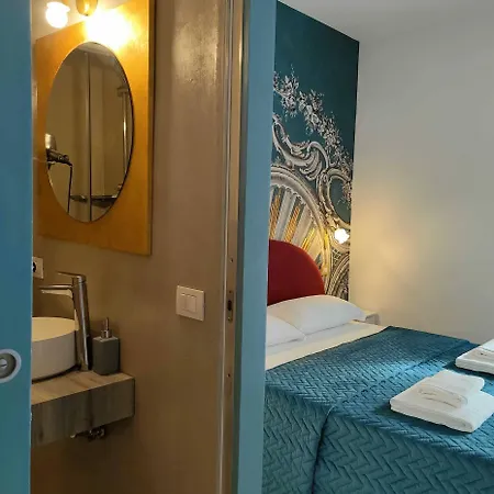 ゲストハウス Ludus ローマ