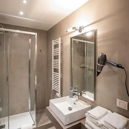 ゲストハウス Ludus 4*