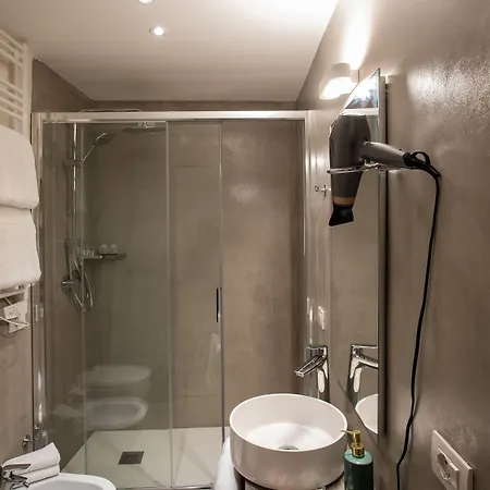 Ludus ゲストハウス 4*